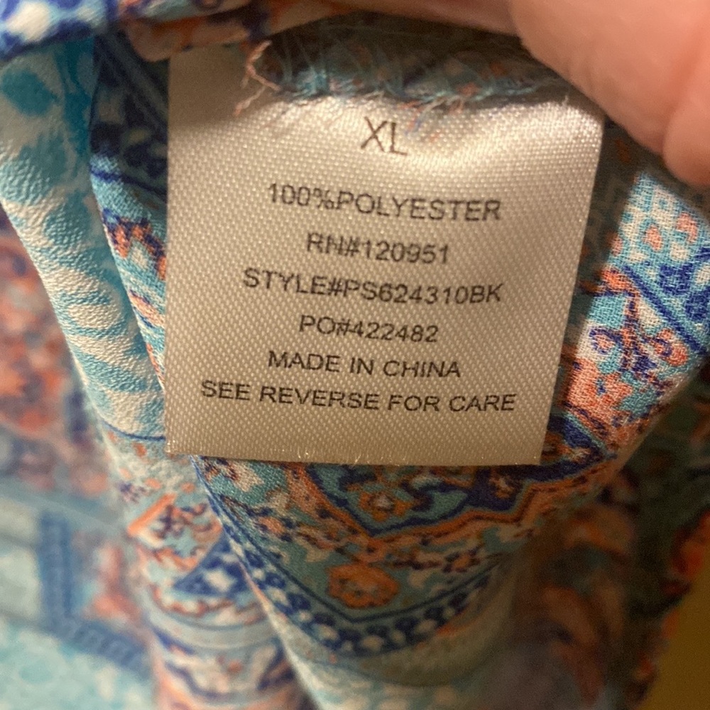 *5/$20* Cute blouse 🩵 - Picture 6 of 6